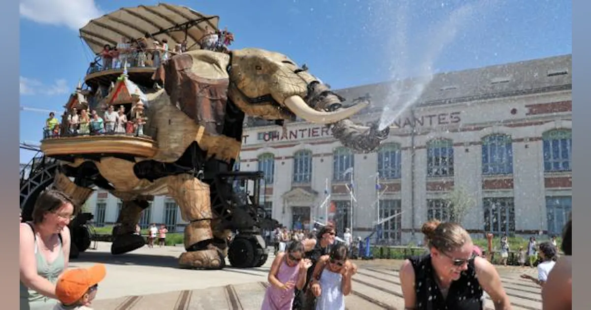 Elephant Machine Electrohydraulics runs giant elephant | Power & Motion Tech