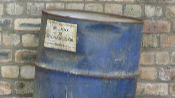 hydraulic oi drum photo by Ell Brown