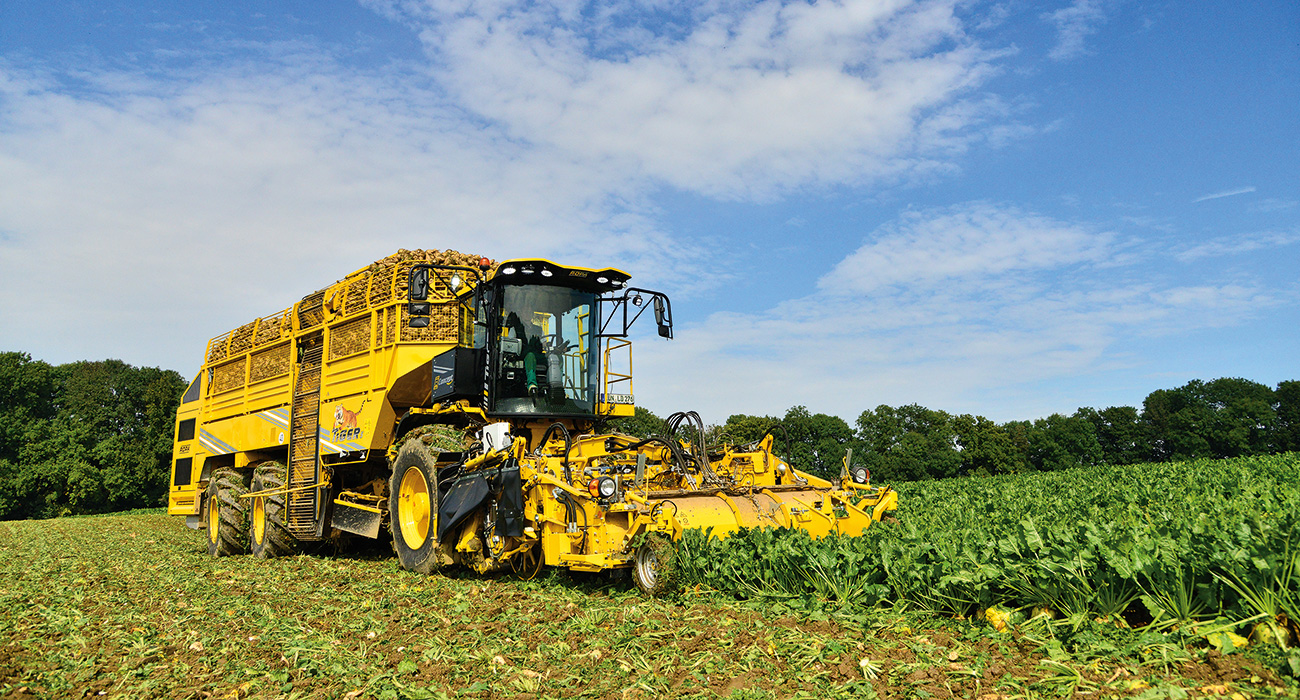 Stepless Drive Helps Beet Harvesters Compete