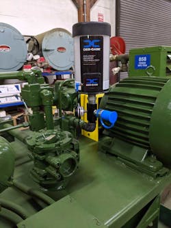 This Des Case drum topper provides filters new oil directly from the drum to remove contamination. This Des Case drum topper provides filters new oil directly from the drum to remove contamination.