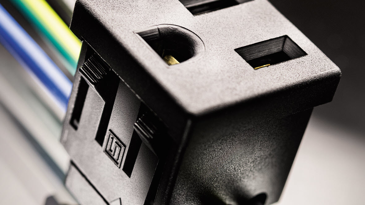 NR010 series NEMA 5-15R receptacles