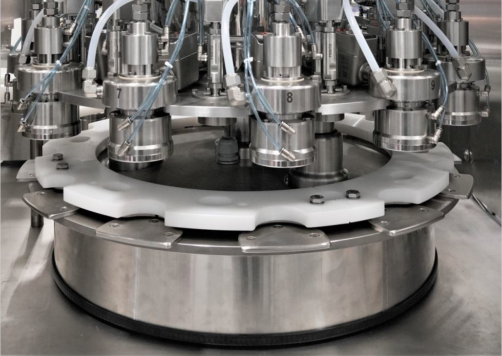The CB100C rotary counter-pressure filler