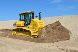 The D71Pxi-24 dozer is equipped with Komatsu&apos;s Intelligent Machine Control technology which uses software and sensors to automate machine movements.