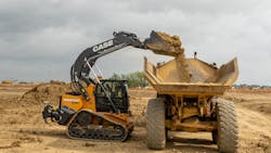 The CASE Minotaur DL550 combines the lifting capabilities of a compact track loader with the grading performance of a compact dozer.