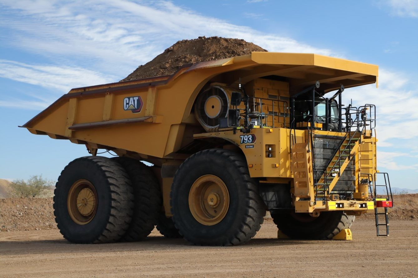 The battery electric 793 large mining truck recently completed a successful test run at Caterpillar's proving grounds in Arizona.
