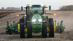 John Deere&apos;s 8R tractor can be operated with or without a person in the cab.