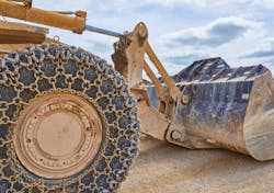 Water is a common contaminant in hydraulic fluids and can lead to performance issues in hydraulic systems and machines. Water is a common contaminant in hydraulic fluids and can lead to performance issues in hydraulic systems and machines.