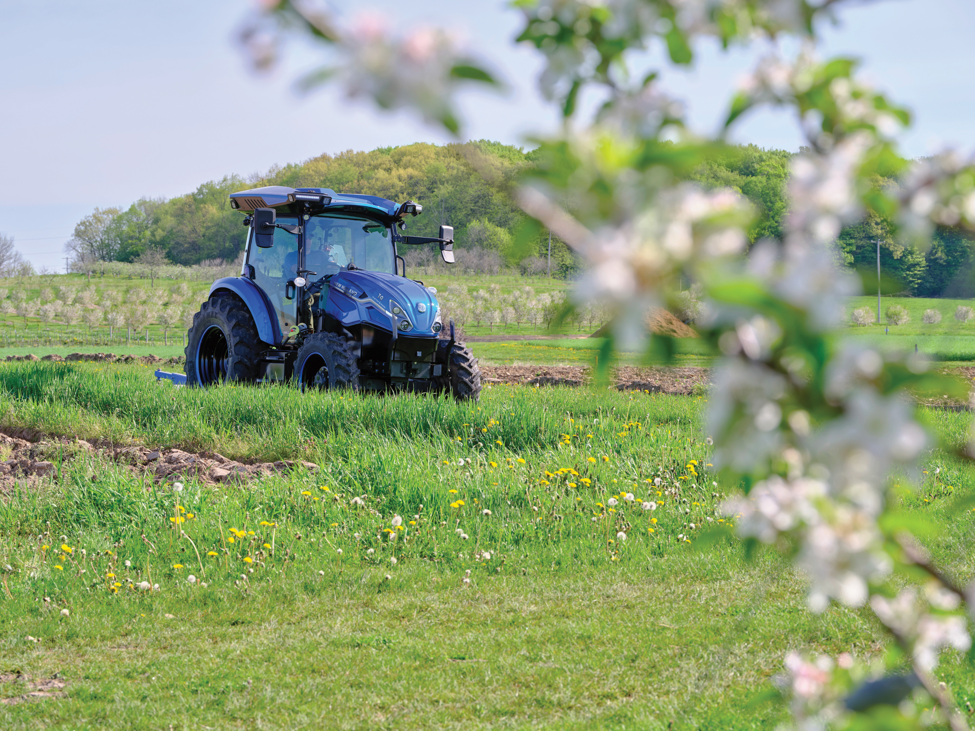 The T4 Electric Power utility tractor from New Holland Agriculture provides noise and emissions-free operation.