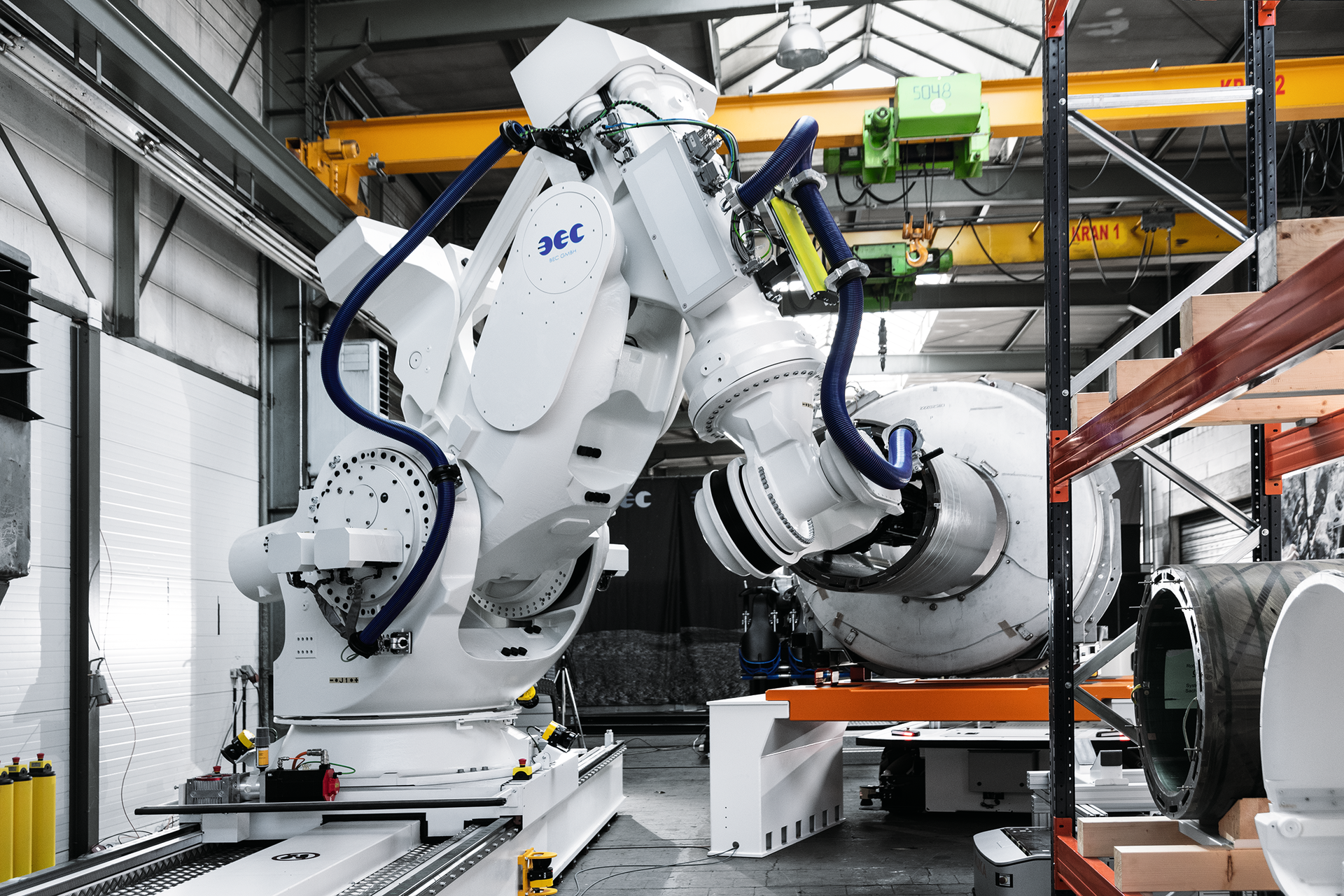 Festo collaborated with BEC on an articulated arm robot capable of inserting large coils into the magnets of MRI machines.