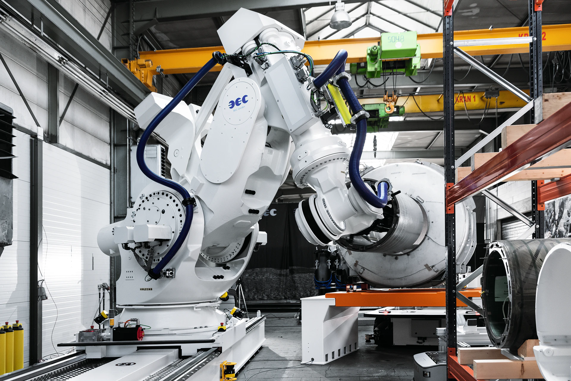Festo collaborated with BEC on an articulated arm robot capable of inserting large coils into the magnets of MRI machines.