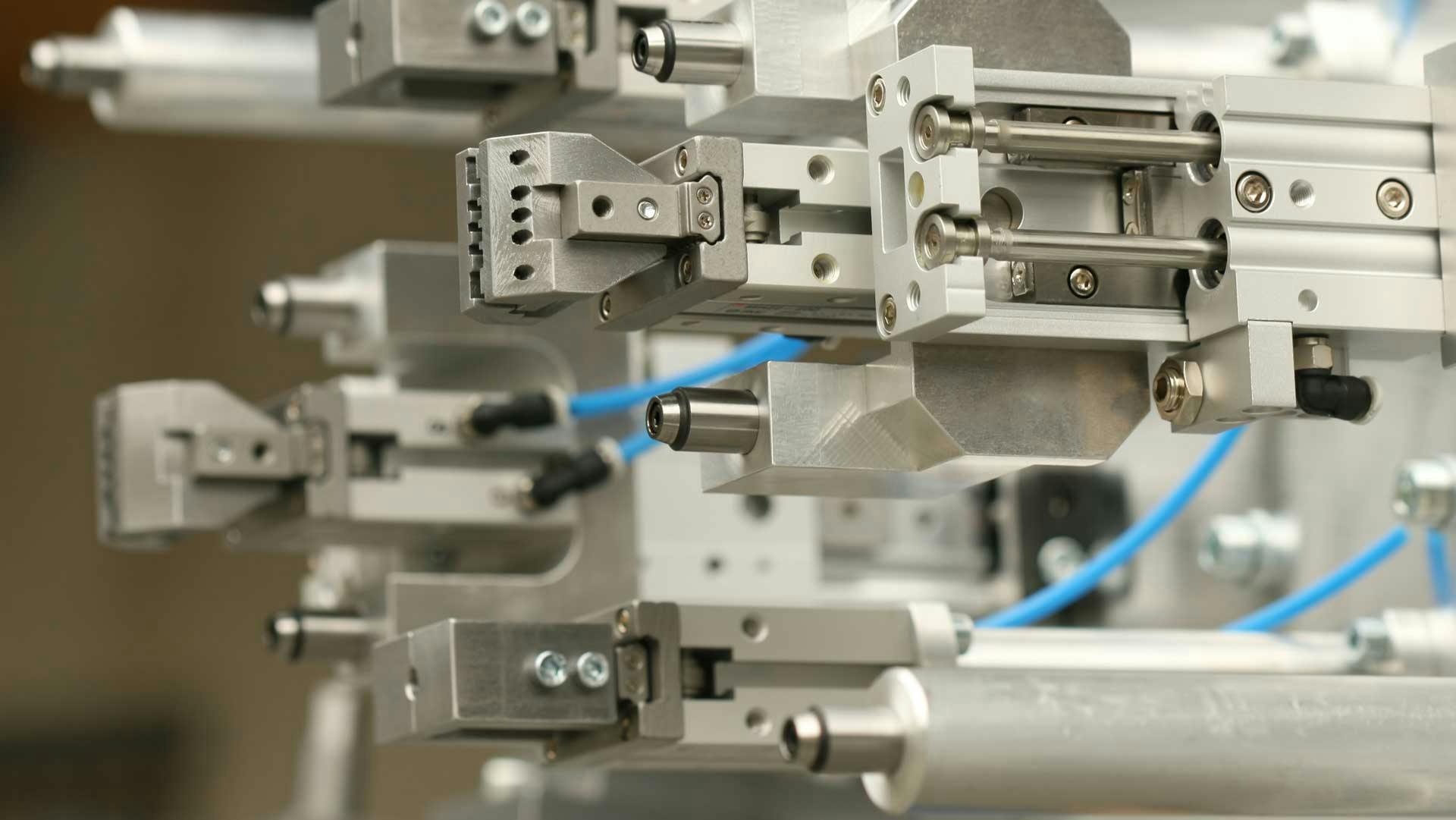 robotic grippers using pneumatics