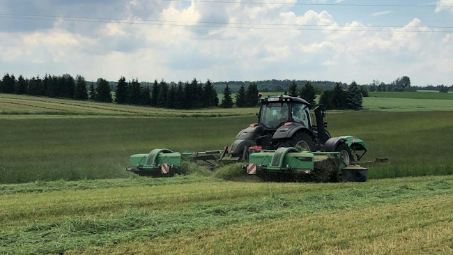 HydraForce partnered with SaMASZ to design a new tractor mounted disc mower with improved hydraulic systems and ISOBUS technology