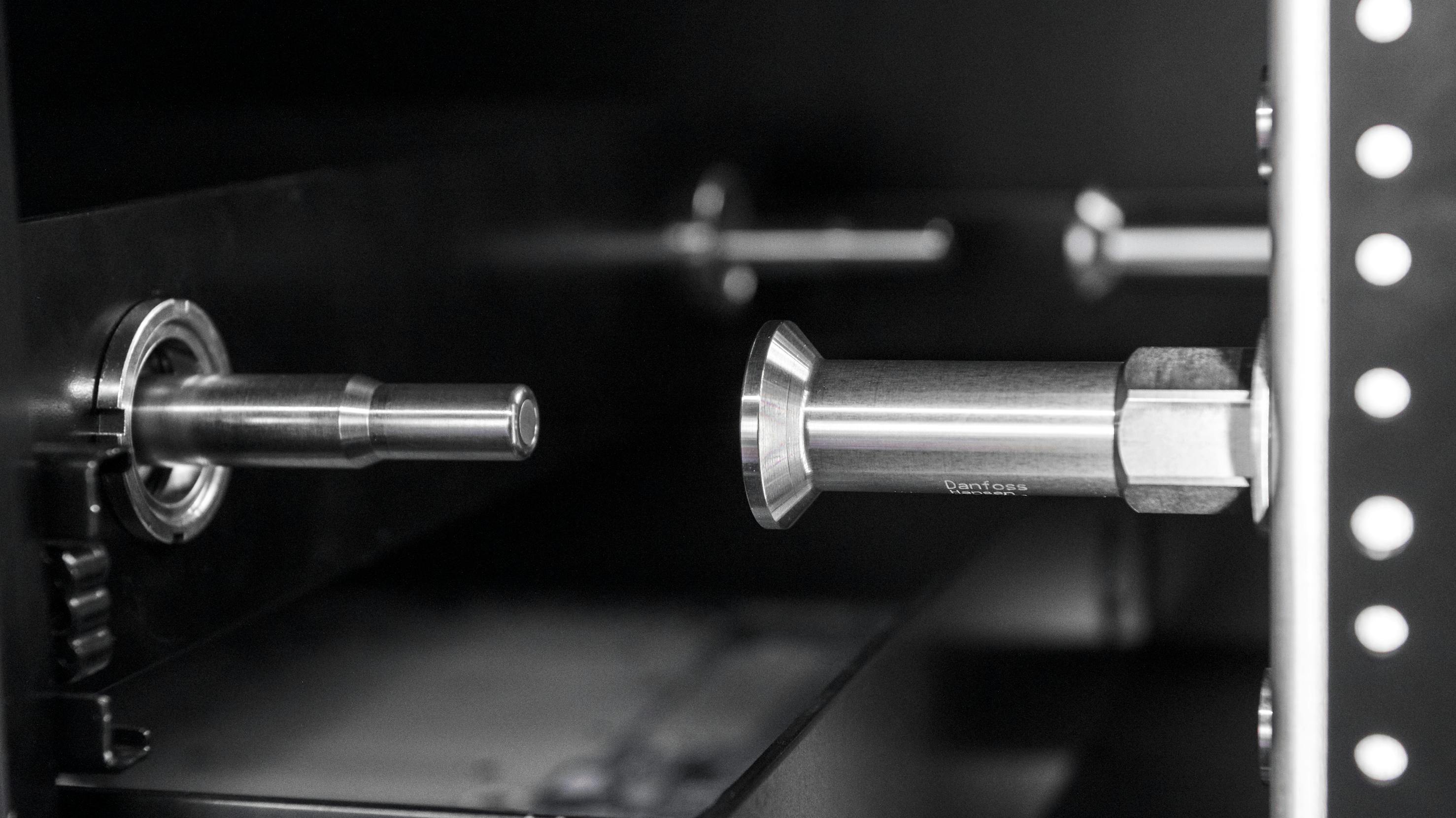 Danfoss blind mate quick connector installed in a data center application