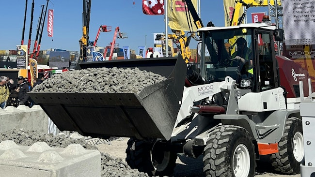 A wheel loader equipped with Moog electrification technologies also features some automated functions