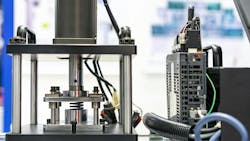 Hydraulic press machine and PLC Hydraulic press machine and PLC