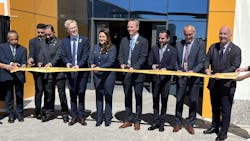 Continental executives and leaders from the Aguascalientes region cutting a ribbon in front of the new ContiTech manufacturing facility Continental executives and leaders from the Aguascalientes region cutting a ribbon in front of the new ContiTech manufacturing facility