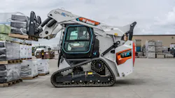 Moog Electric Actuators on lift arm of Bobcat T7X Compact Track Loader Moog Electric Actuators on lift arm of Bobcat T7X Compact Track Loader