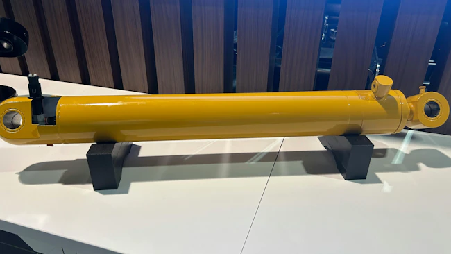 Leggett & Platt IRM Sensor Installed on a Hydraulic Cylinder