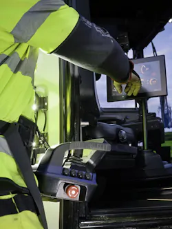 Machine operator using CrossControl displays and Scanreco remote control Machine operator using CrossControl displays and Scanreco remote control