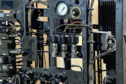 Hydraulic Components and Pressure Gauge Hydraulic Components and Pressure Gauge