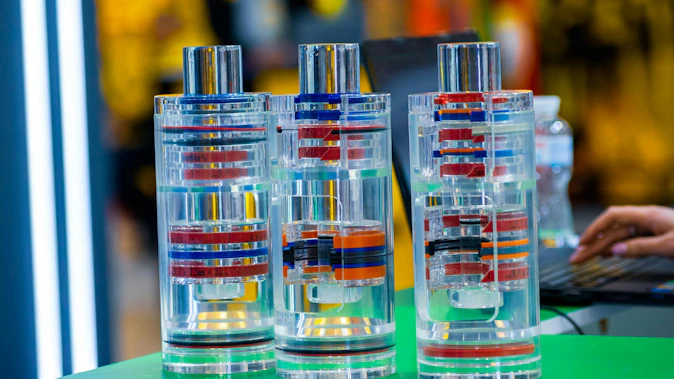 Cutaway Showing Seals in a Hydraulic Component
